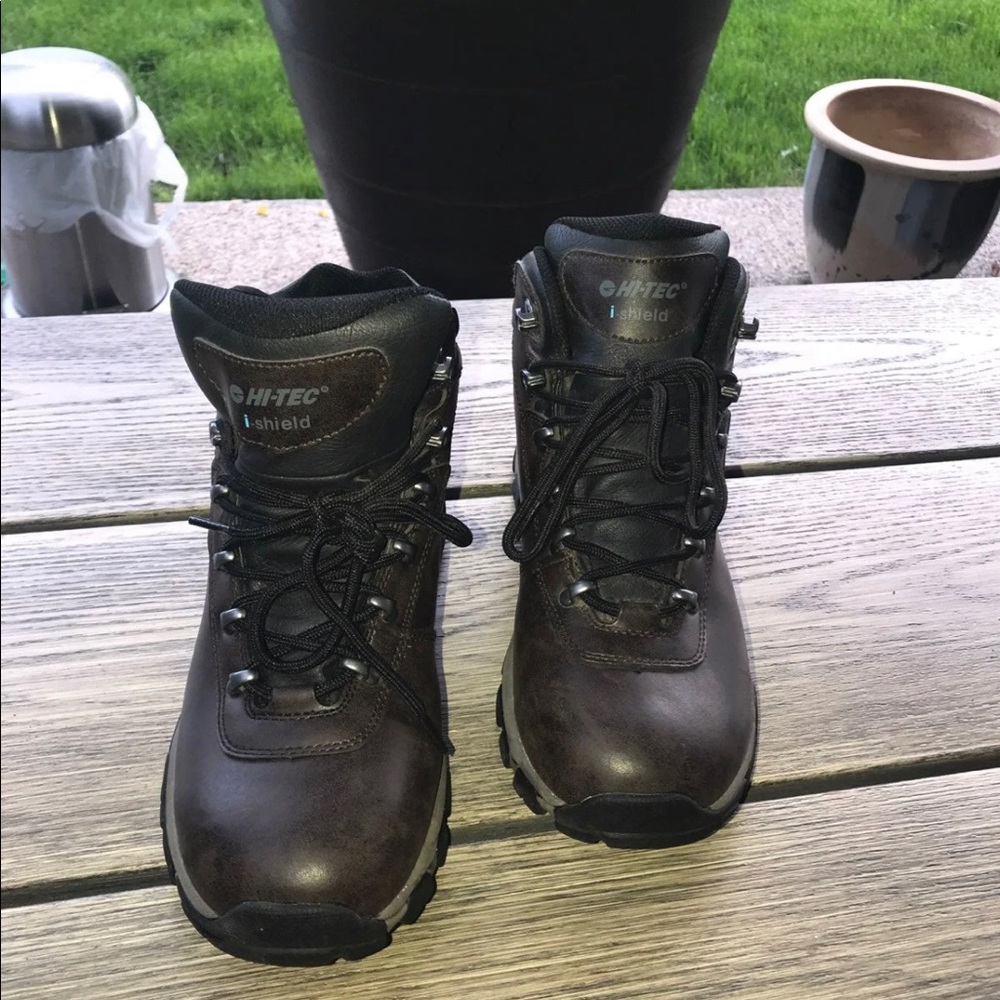 HI-TEC ALTITUDE WATERPROOF HIKING BOOTS -WOMEN'S